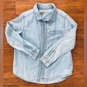 Zara Girls Light Blue Denim short size 6, front pocket snap buttons